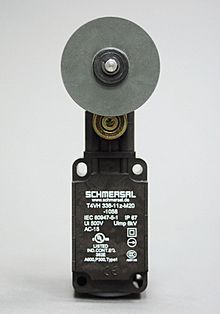 Snap Action Large Body Roller Lever 50mm Head limit by Schmersal